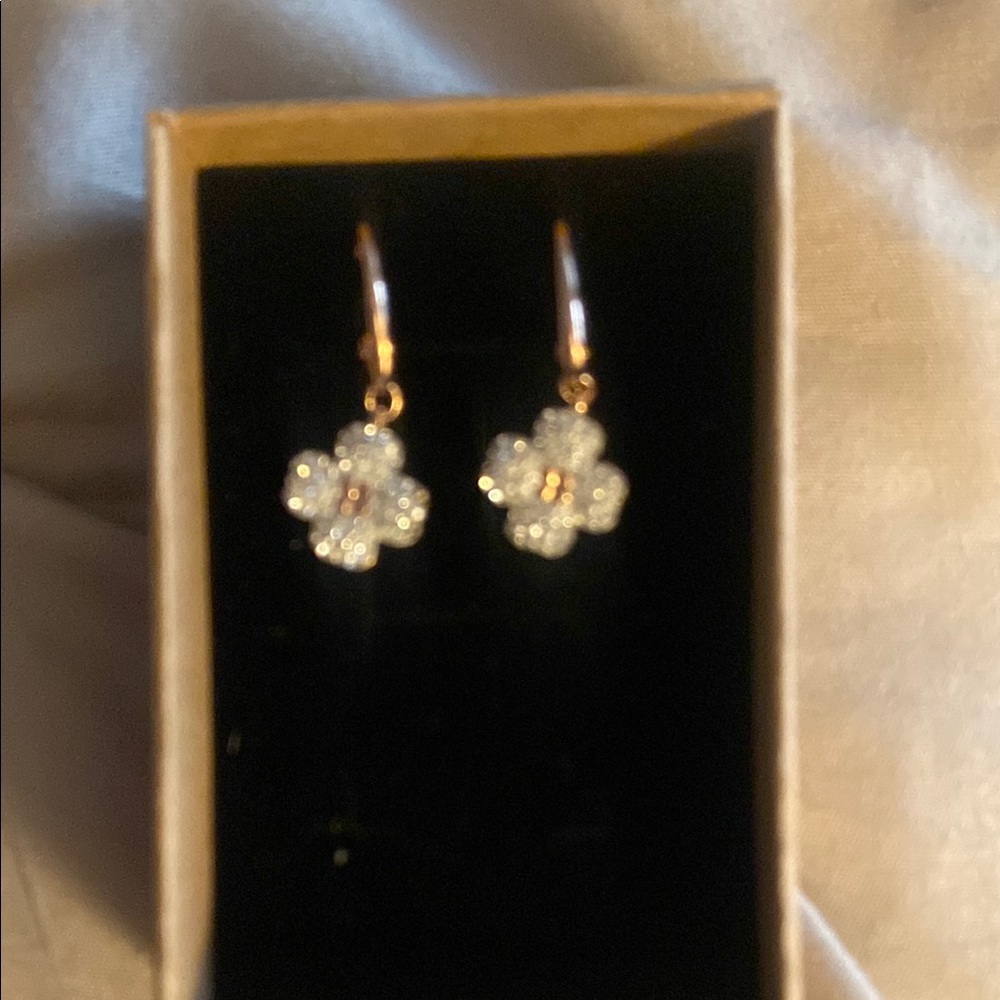 Elegant Flower Earrings